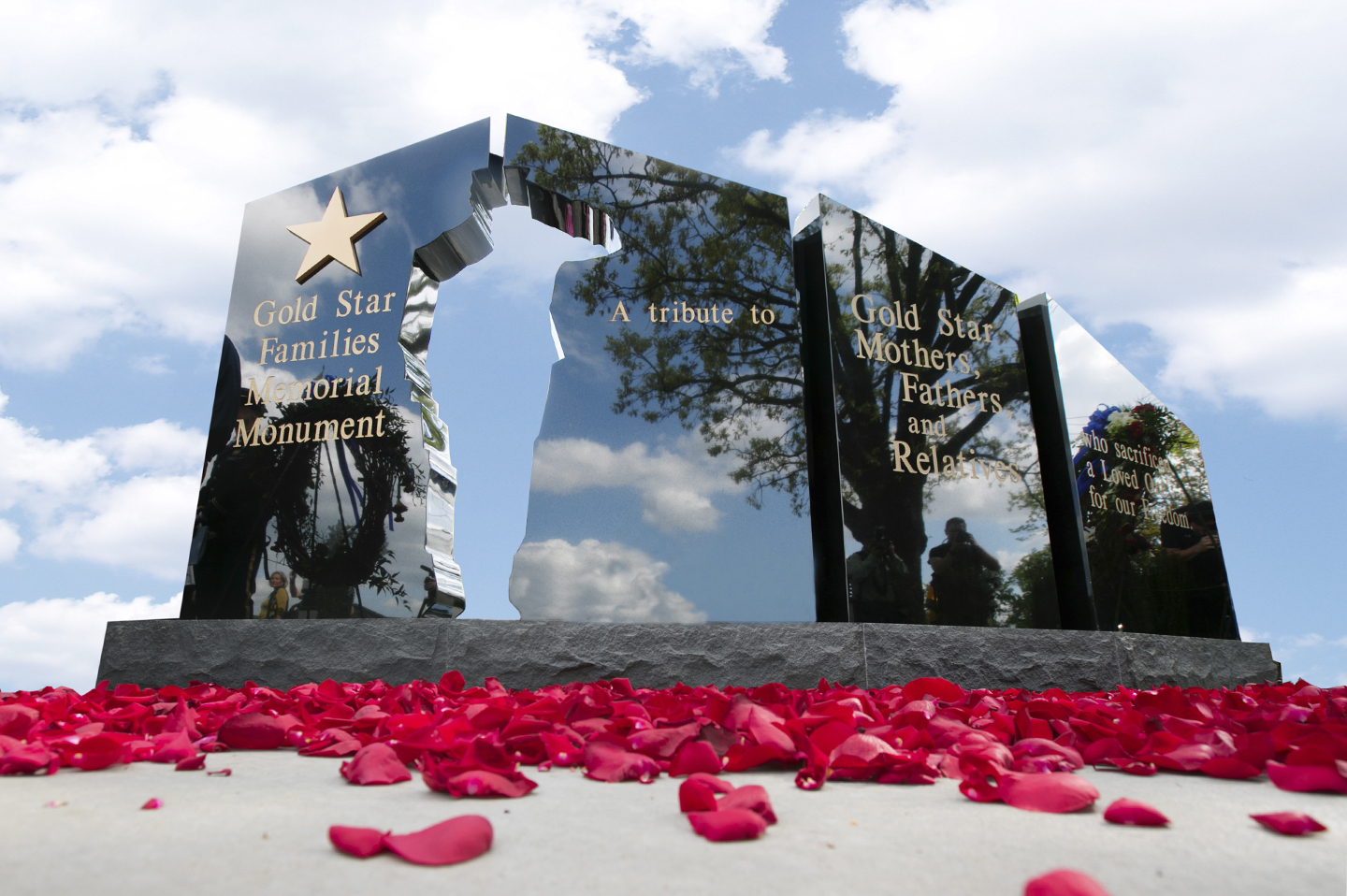 THE MISSOURI GOLD STAR FAMILIES MEMORIAL